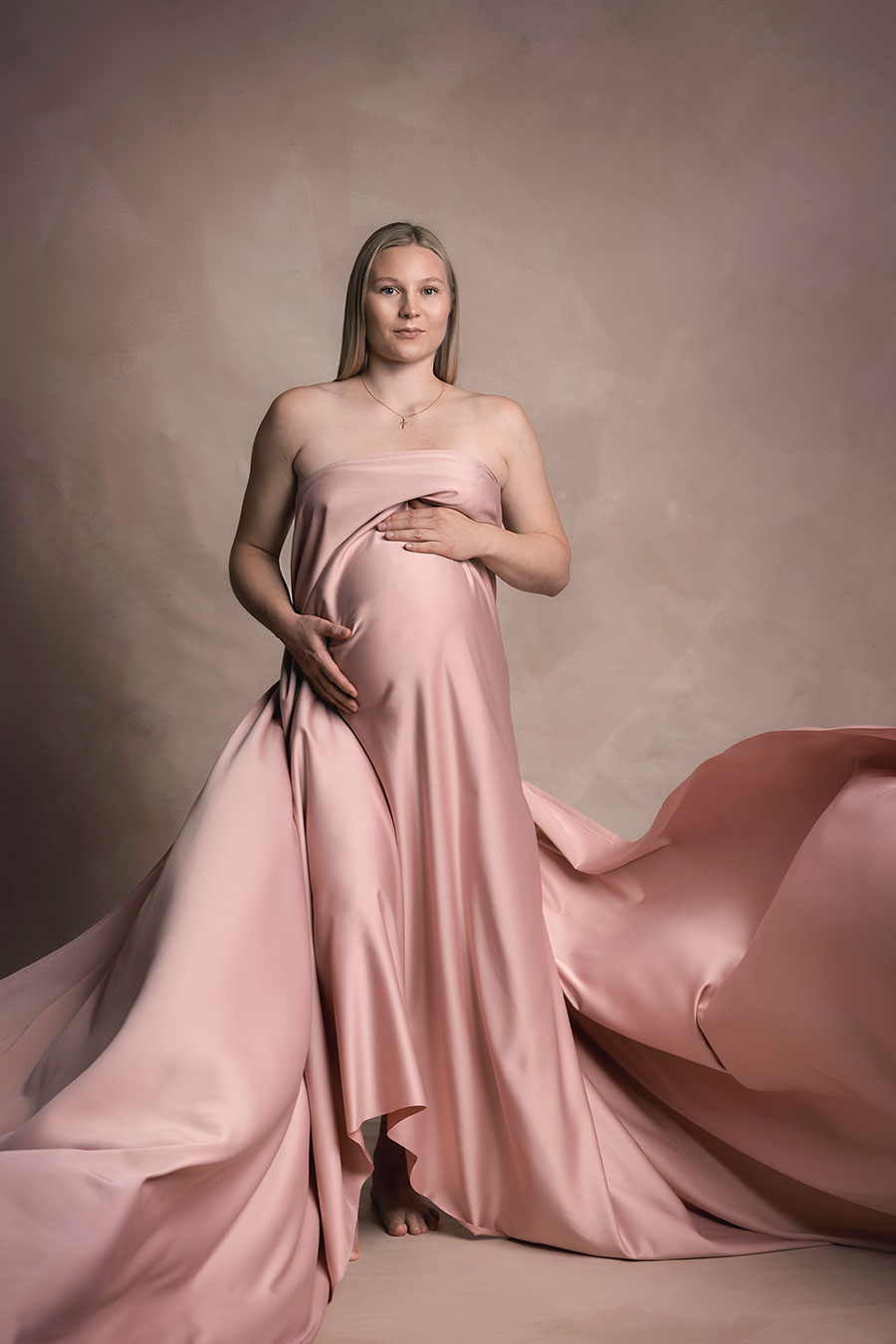 Odotuskuvaus Henna Ikonen Photography.