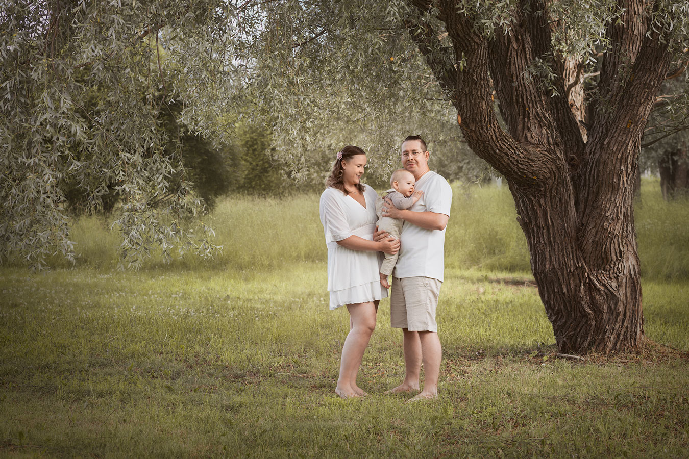 Perhekuvaus miljöössä Henna Ikonen Photography.