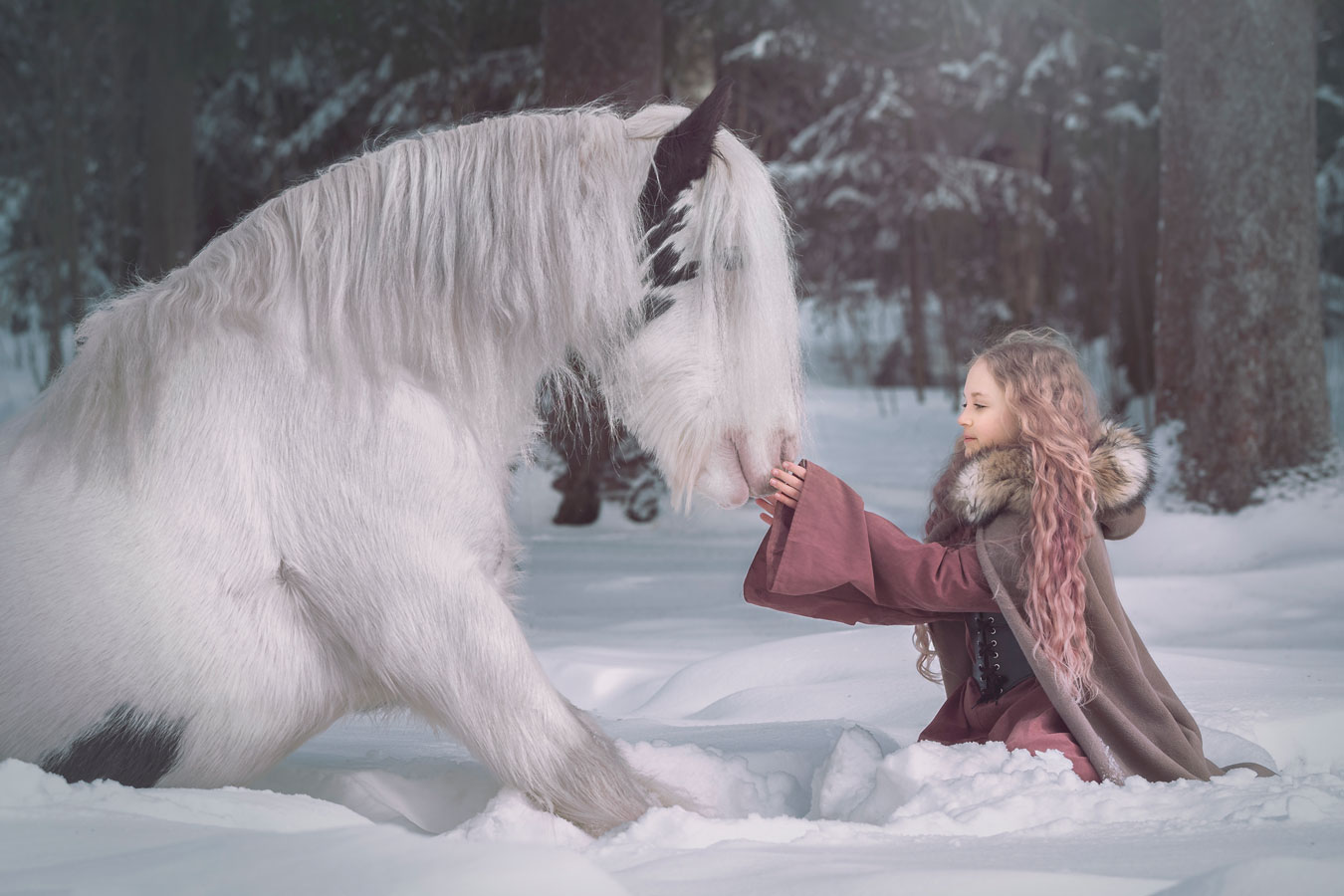 Tyttö ja hevonen valokuvaaja Henna Ikonen.