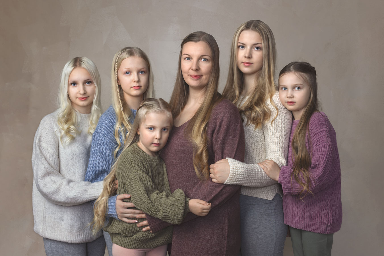 Äiti tytärkuvaus Valokuvaaja Henna Ikonen Varkaus.