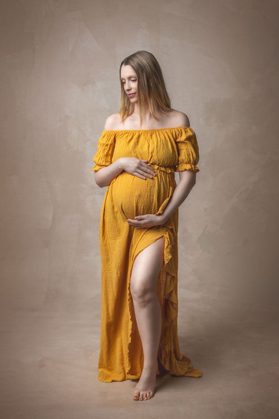 Odotuskuvaus studiossa Henna Ikonen Valokuvaaja Varkaus.