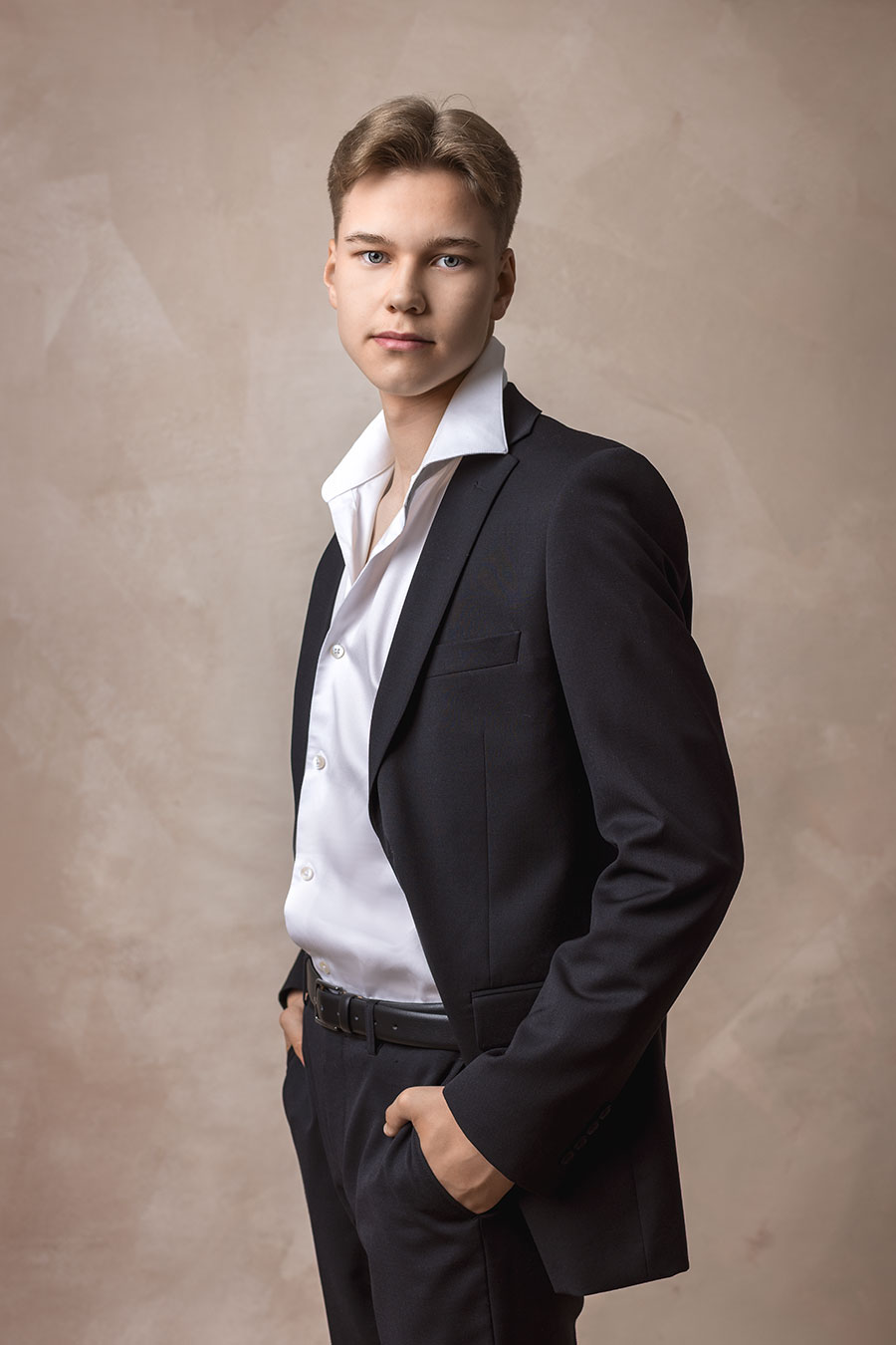 Muotokuvaus Valokuvaaja Henna Ikonen.