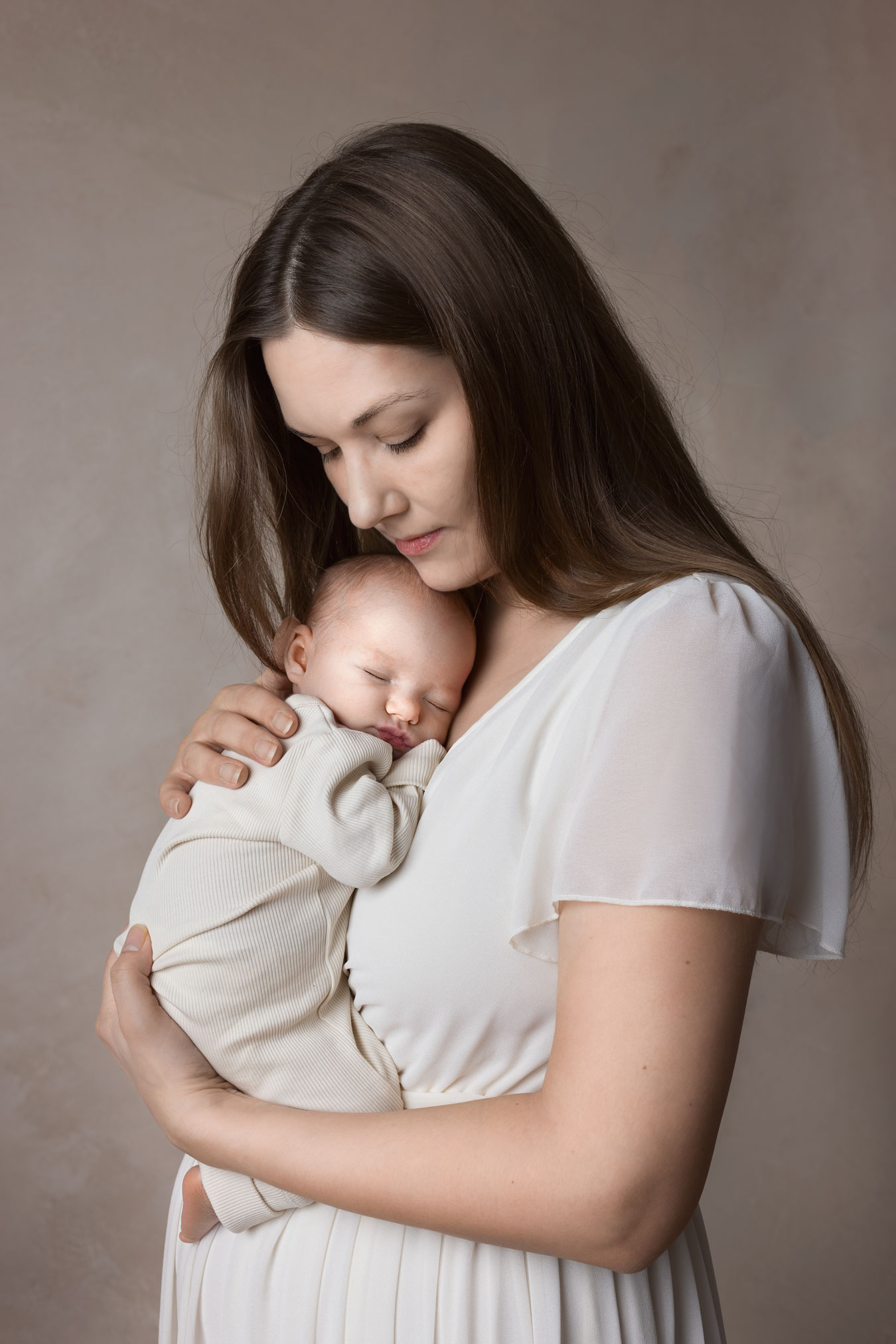 Vastasyntynyt ja äiti